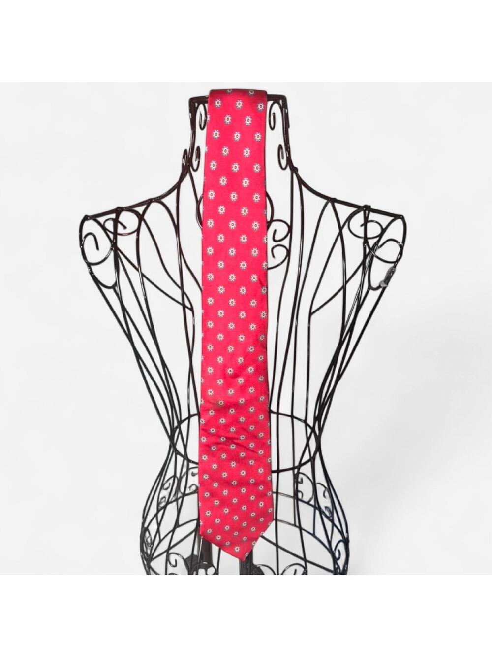 Buckingham Mens Tie 100% Silk Red Medallion Floral Geometric Geometric Classic